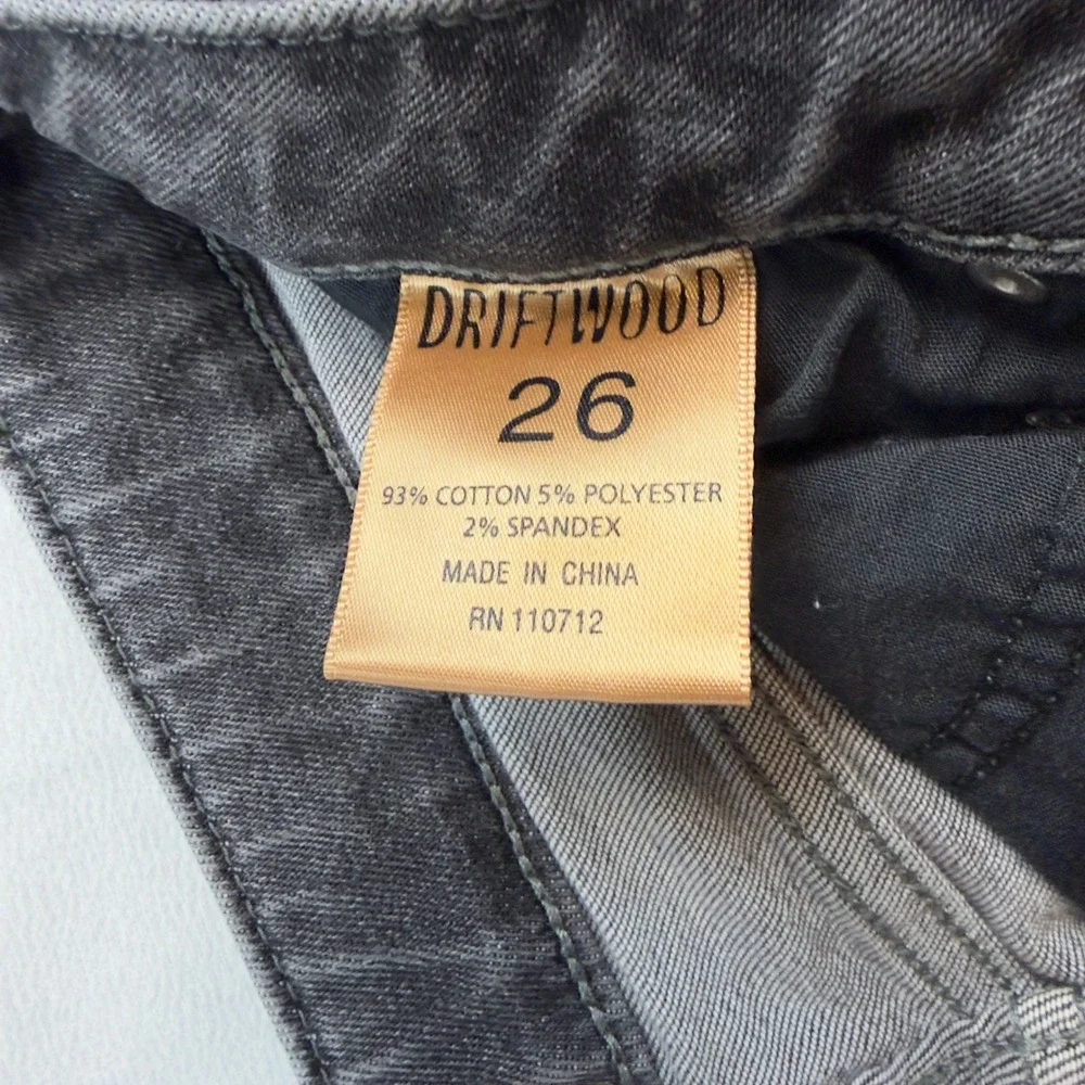 Driftwood Roxy Floral Embroidered Flare Jeans Gray Raw Hem Size 26 Classic Fit - Picture 7 of 10